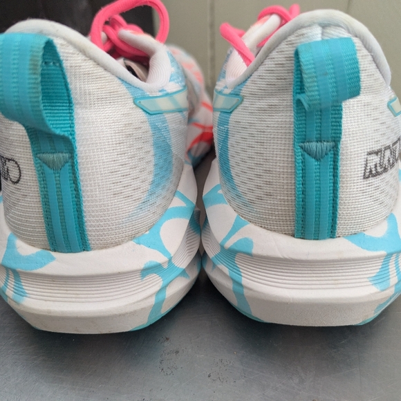 Asics Nova Blast 5 Tokyo Men 10 - Picture 4 of 8